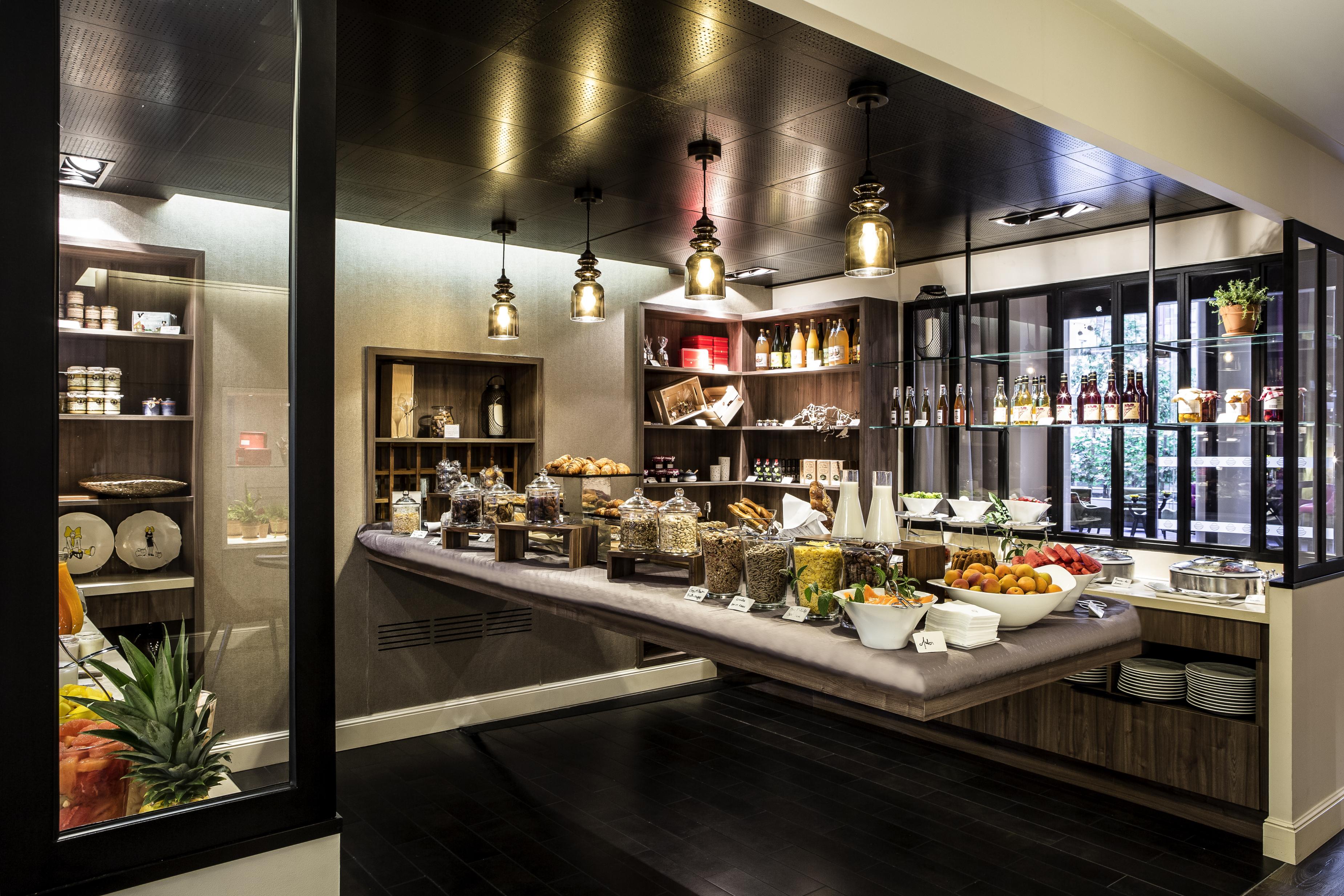 Sofitel Strasbourg Grande Ile Hotell Exteriör bild The buffet at the hotel